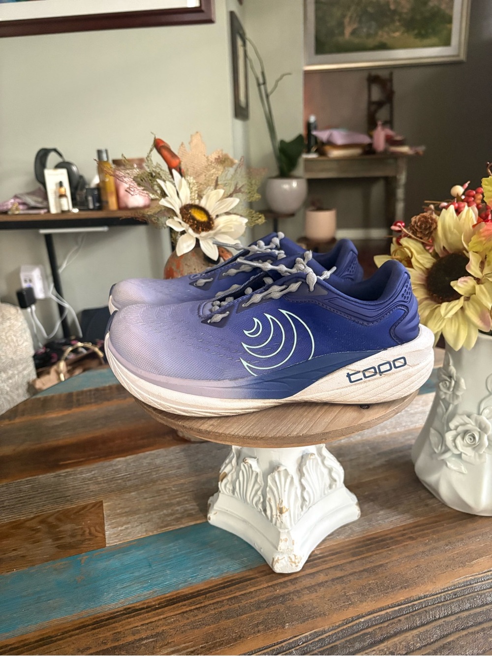 Women’s TOPOS Phantom 4 Purple/Blue Running Shoes size 7
